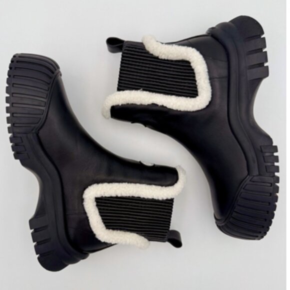 EUC-Louis Vuitton Black Shearling-Lined Chelsea Ankle Boot - 39/8.5 - Picture 7 of 12